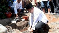 Bersama IAS, Danny Pomanto Letakkan Batu Pertama Renovasi Masjid Barkatul Ilham