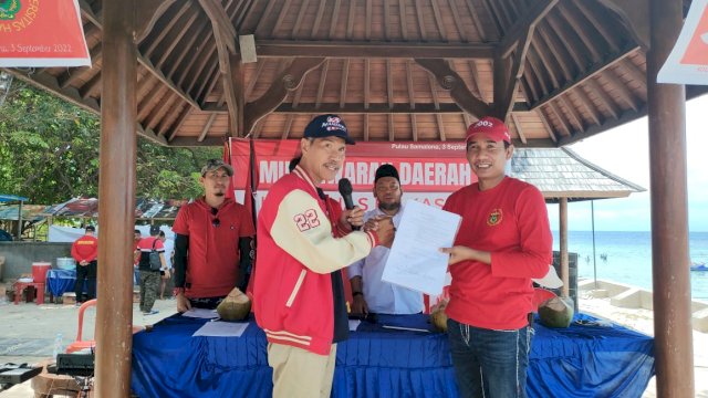 Aklamasi Ketua DPRD Makassar Pimpin IKA UNHAS Makassar