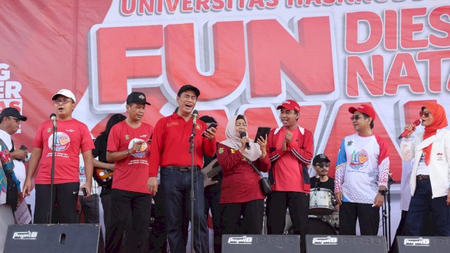 Rudianto Lallo Meriahkan Fun Walk Dies Natalis Unhas Ke-66