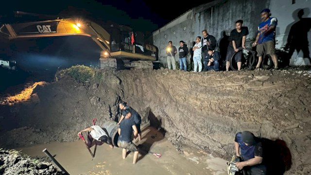 Pastikan Pekerjaan Kebocoran Pipa Induk  Berjalan Lancar, Beni Turun Memantau