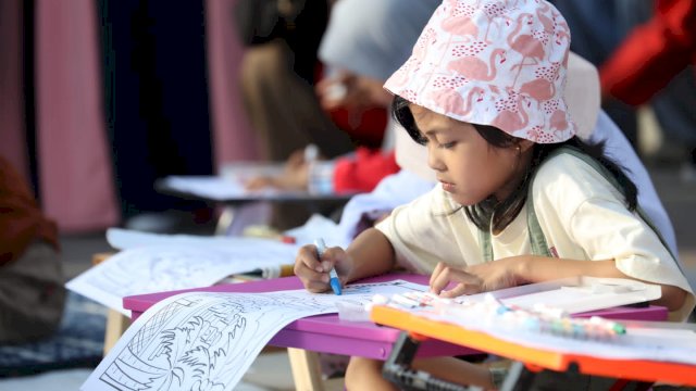 Puluhan Anak Ikuti Lomba Mewarnai di Zona Empat Makassar F8