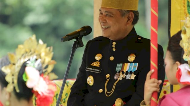 Hadiri Pengukuhan Ma’dika Ulusalu, Basmin: Tokoh Adat Harus Dilibatkan Dalam Tata Kelola Pemerintahan