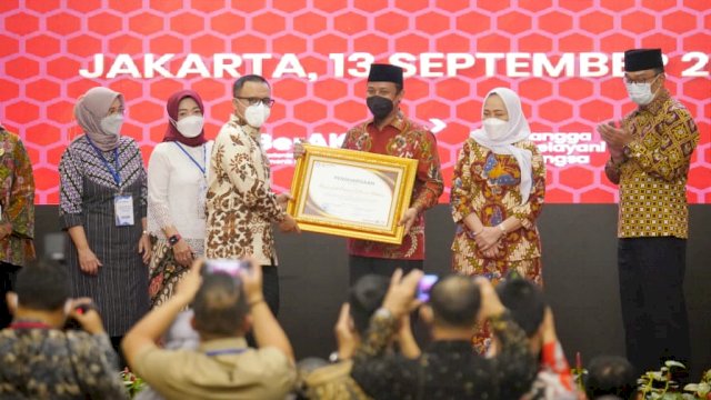 Persatuan Guru Republik Indonesia sangat mengapresiasi atas komitmen Pemerintah Provinsi Sulawesi Selatan dibawah kepemimpinan Gubernur Andi Sudirman terhadap guru.