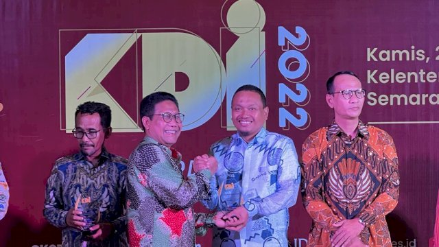 Danny Sabet Kepala Daerah Inovatif 2022 Bidang Pelayanan Publik