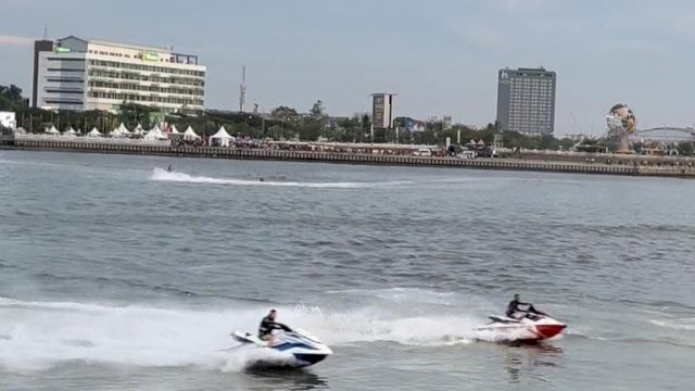 Atlet Jet Ski Brunei Darussalam dan Malaysia Meriahkan Parade Jet Ski Pembukaan Makassar F8