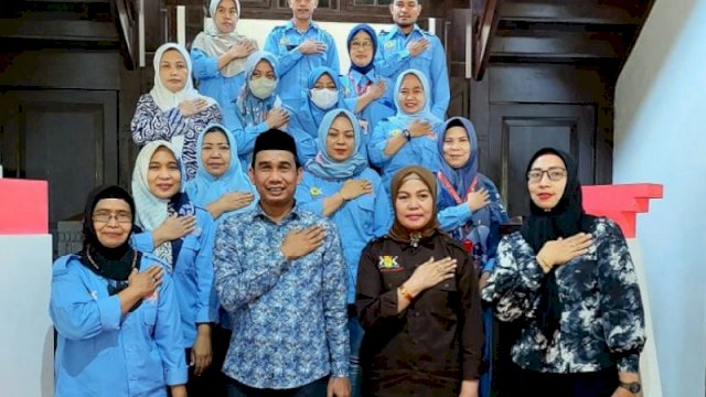 Ketua DPRD Kota Makassar, Rudianto Lallo Foto Bersam DInas Kebudayaan dan Bersama Staf 