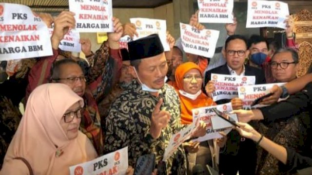 Anggota Fraksi PKS di DPR RI Walk Out Rapat Paripurna Dan Menolak keras kenaikan Harga BBM 