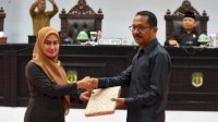 Bupati Lutra Serahkan Rancangan Perda Perubahan APBD Tahun 2022