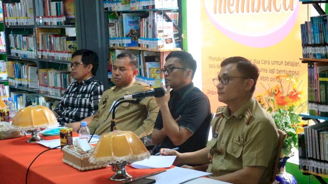 Panitia Khusus Rancangan Peraturan daerah Tentang Transformasi Penyelenggaraan Perpustakaan melakukan kunjungan kerja di Kantor Dinas Perpustakaan Kota Parepare.&nbsp;