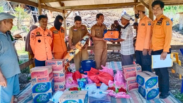 Pemerintsg Provinsi Sulawesi Selatan melalui BPBD telah menyalurkan bantuan untuk korban terdampak musibah kebakaran di Kabupaten Jeneponto, Selasa 13 September 2022.