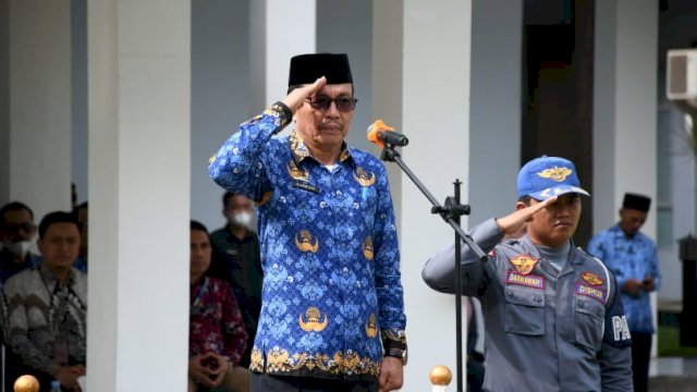 Sekretaris Daerah Kabupaten Luwu Utara Armadi Menjadi Inspektur Upacara 