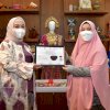 Naoemi Octarina Hadir Terima Penghargaan