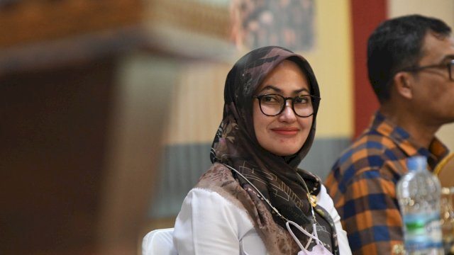 Bupati Luwu Utara Indah Putri Indriani menghadiri pembukaan lokakarya peta jalan kakao lestari di Luwu Utara.&nbsp;