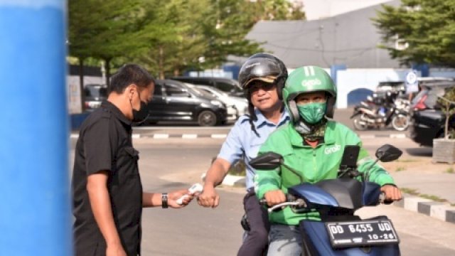 Direktur PDAM Makassar Benny Iskandar Menggunakan Ojol Bberkantor 