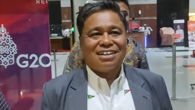 Yohannis Bassang Bupati Toraja Utara USia DIperiksa Penyidik KPK 