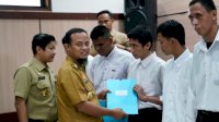 Terima SK Non-ASN, Disabilitas : Terima Kasih Pak Gubernur Sulsel