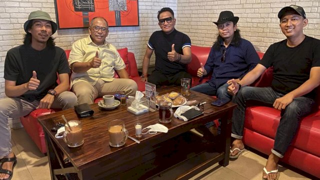 Ngopi Bareng IAS, Andre Hehanusa Sebut IAS Pemimpin Peduli Semua Golongan