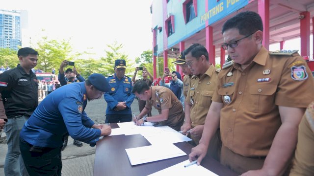 Alternatif Pertolongan Pertama Kebakaran, Danny Bagikan 53 Unit Damtor