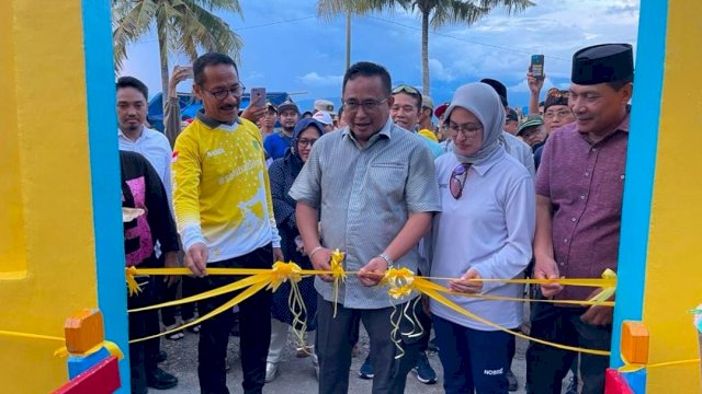 Bersama Muh Fauzi Bupati Lutra Buka Fun Camping wisata Mangrove&nbsp;