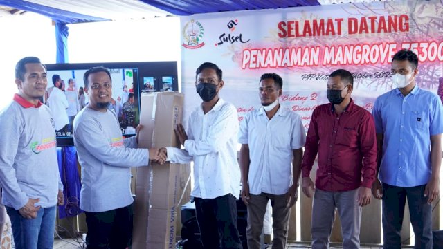 Dapat Bantuan Smart Fishing, Nelayan Takalar : Terima Kasih Pak Gubernur Andi Sudirman