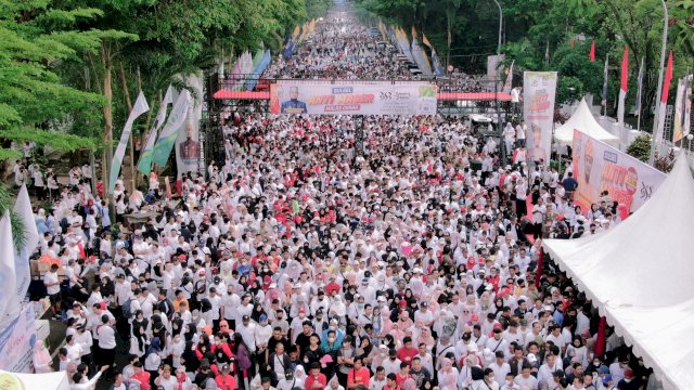 Puluhan Ribu Peserta Dilepas Gubernur Ikuti Anti Mager 353 Tahun 3,53 Km