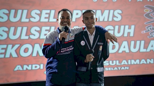 Momentum 353 Tahun Sulsel, Gubernur Andi Sudirman Serahkan Berbagai Bantuan