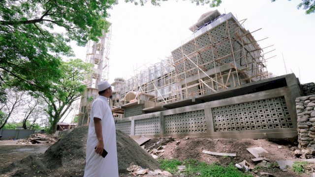 Gubernur Andi Sudirman Tinjau Pembangunan Masjid Nurul Amir