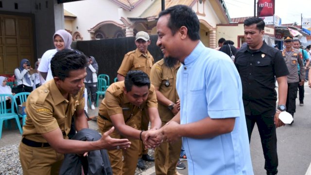 Serahkan Bonus Atlet Popda dan Pepaperda 2022, Gubernur: Pertama Dalam Sejarah ke Pelajar