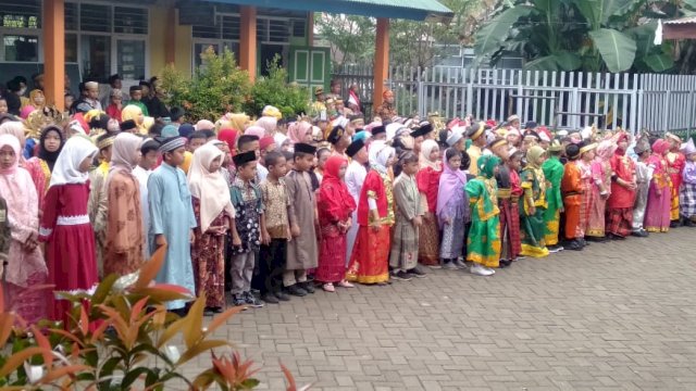 SDN 24 Batangase menggelar Upacara Sumpah Pemuda &ldquo;bersatu Bangun Bangsa&rdquo;