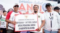 Gubernur Serahkan 1 Unit Mobil Damkar di Anti Mager Bulukumba