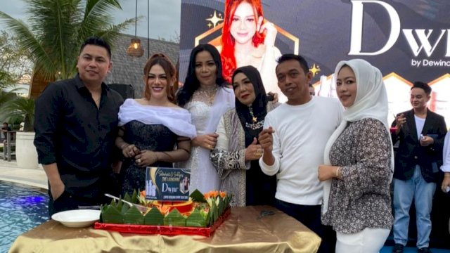 Syahar Menghadiri Acara Launching Dwnr skin care di cafe Reza Sidrap.
