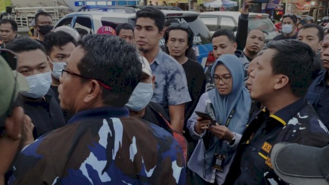 Massa Bayaran Hadang Jerry Sambuaga Saat Hendak Buka Musda AMPI