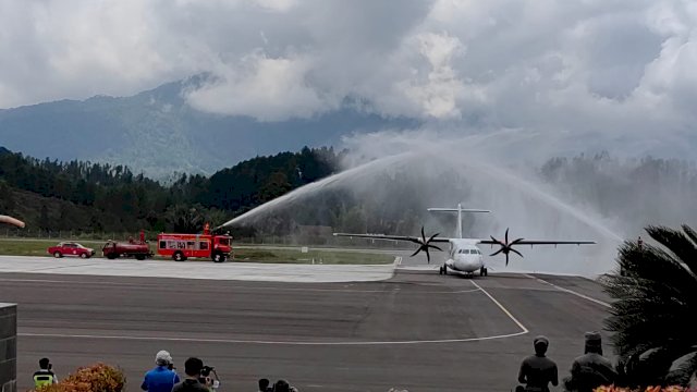Pemprov Beri Bantuan Keuangan Subsidi Tiket Toraja – Balikpapan