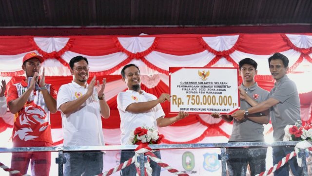 Gubernur Andi Sudirman Berikan Bonus Rp 750 Juta untuk PSM Makassar