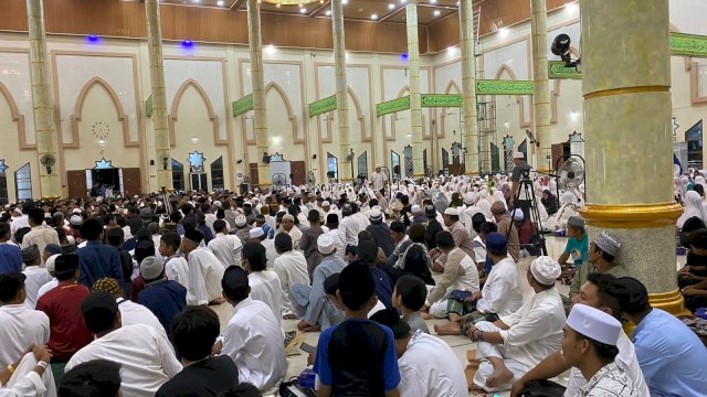 Ribuan Warga Hadiri Ceramah Ustadz Somad di Tabligh Akbar yang Digelar Rusdi Masse di Sidrap