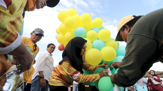 Peringatan HKN Ke-58 di Pantai Seta-Seta, Bupati Lutra: Ciptakan Inovasi di Sektor Kesehatan