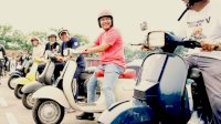 Hadir di Temu scooterist Bantaeng, Ilham Azikin Bawa Vespa Klasik Tahun 1976