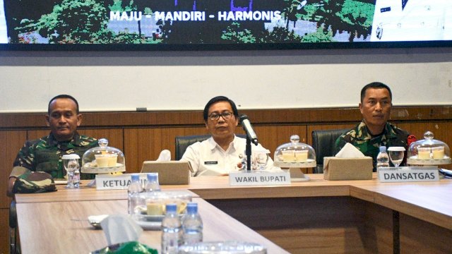 Tim Pengawasan dan Evaluasi (Wasev) menggelar rapat pertemuan capaian program TMMD Ke-115 TA 2022 yang ada di kabupaten Luwu Utara, Rabu 02/11/2022.