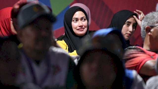 Tirai Pekan Olahraga Daerah Provinsi (Porprov) XVII Tingkat Provinsi Sulawesi Selatan yang dilaksanakan di Kabupaten Sinjai - Bulukumba resmi ditutup, Minggu 30 Oktober 2022, malam, di Stadion Mini, Bulukumba.