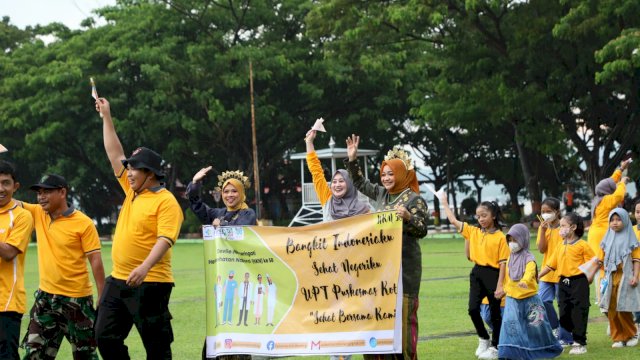 Bupati Bantaeng, DR Ilham Azikin membuka secara resmi gelaran menyambut Hari Kesehatan Nasional (HKN) ke-58 tingkat Kabupaten di Tribun Pantai Seruni Bantaeng, Kemarin