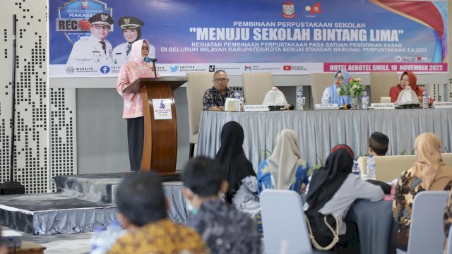 Ketua TP PKK Kota Makassar, Indira Yusuf Ismail selaku Bunda Literasi, dalam kegiatan Pembinaan Perpustakan Sekolah, menyampaikan impiannya tentang sekolah.