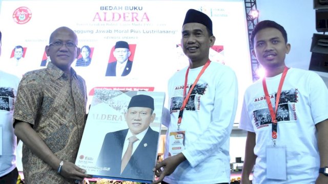 IKA UNHAS Bersama YARI Gelar Bedah Buku ALDERA