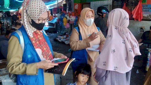 Pemberdayaan Perempuan, Perlindungan Anak, Pengendalian Penduduk dan Keluarga Berencana (DP3AP2KB) Kabupaten Luwu Utara menggelar aksi &ldquo;Grebek Pasar&rdquo;, Senin (14/11/2022), di pasar sentral Masamba.