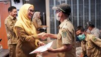 Meneruskan Tradisi Baik, 9 PNS Luwu Utara Terima SK Pensiun
