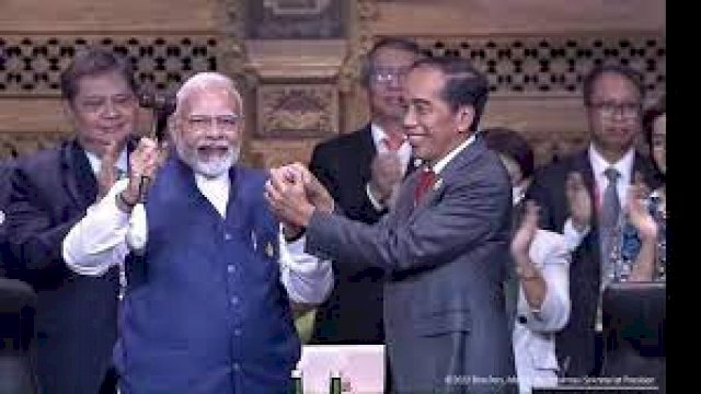 Presiden KTT G20 Joko Widodo (Jokowi) secara resmi menutup Konferensi Tingkat Tinggi (KTT) G20 yang digelar di Bali sejak 15 hingga 16 November 2022.&nbsp;