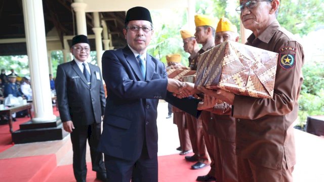 Peringati Korban 40 Ribu Jiwa, Pemkot Makassar Serahkan Bantuan Ke Legiun Veteran