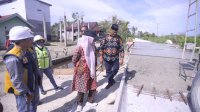 Bupati Lutra Tinjau Pembangunan Jalan di Malangke