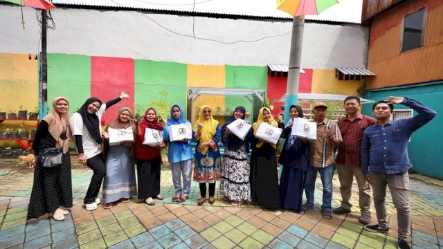 Dinas Komunikasi dan Informatika (Dinas Kominfo) Kota Makassar berkunjung ke Lorong Wisata Taranto, Kelurahan Totaka, Kecamatan Ujung Tanah, Jumat (16/12/2022).