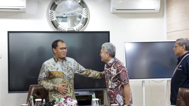 Wali Kota Makassar Moh Ramdhan Pomanto siap mendukung sosialisasi Aktivasi dan Validasi NIK Jadi NPWP bersama Kantor Pelayanan Pajak (KPP) Madya Makassar, Pratama Makassar Utara dan Makassar Selatan.&nbsp;