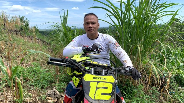 Tinjau Daerah Rawan Banjir Dan Longsor, Ini Yang Dilakukan Danyon Brimob Bone